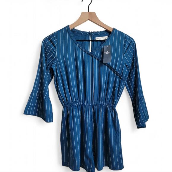abercrombie kids Long Sleeve Teal Romper Size 9/10 Lace Trim Asymmetrical - Picture 1 of 4